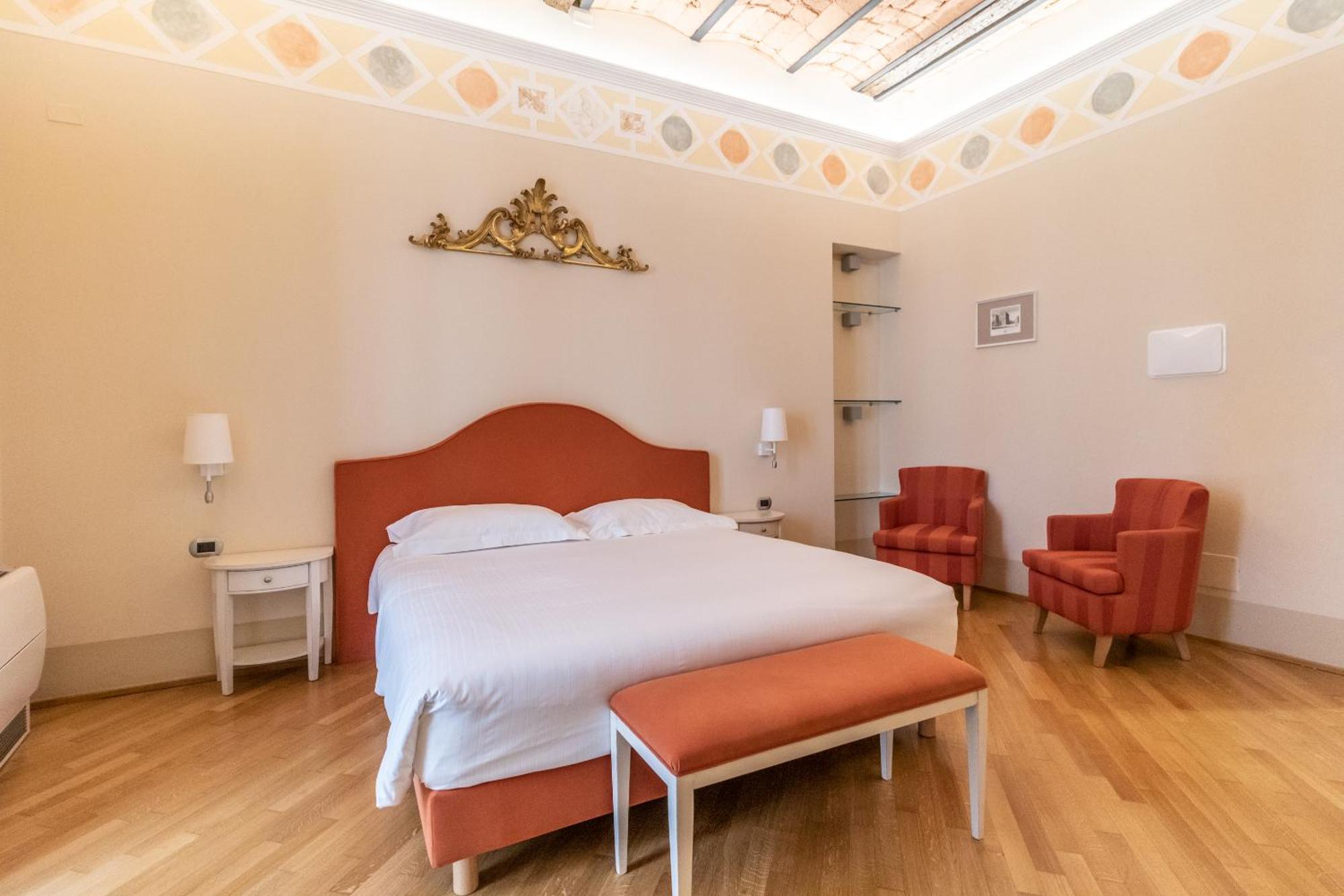 Casa Isolani Luxury Rooms Piazza Maggiore Болонья Экстерьер фото