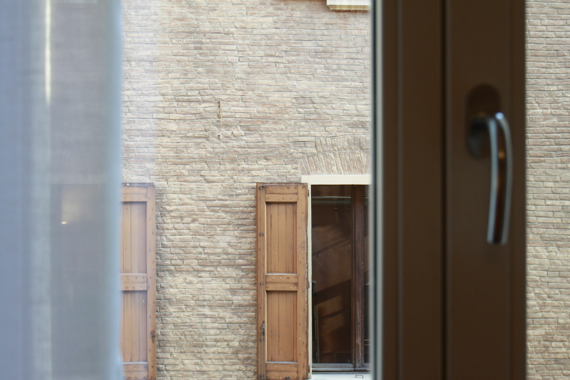 Casa Isolani Luxury Rooms Piazza Maggiore Болонья Экстерьер фото